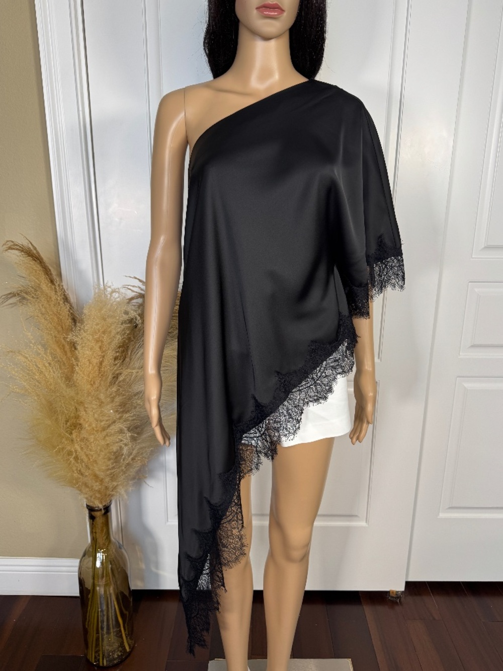 ASYMMETRICAL ONE SLEEVE LACE TRIM BLACK TOP - NWT - Picture 4 of 14